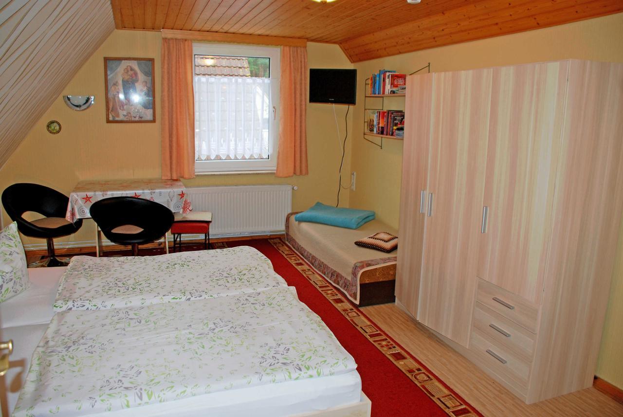 Ferienwohnungen Im Ostseebad Baabe Exterior photo